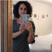 Laureata e specializzata in storia dell'arte impartisce lezioni per bambini e ragazzi delle medie e superiori da remoto